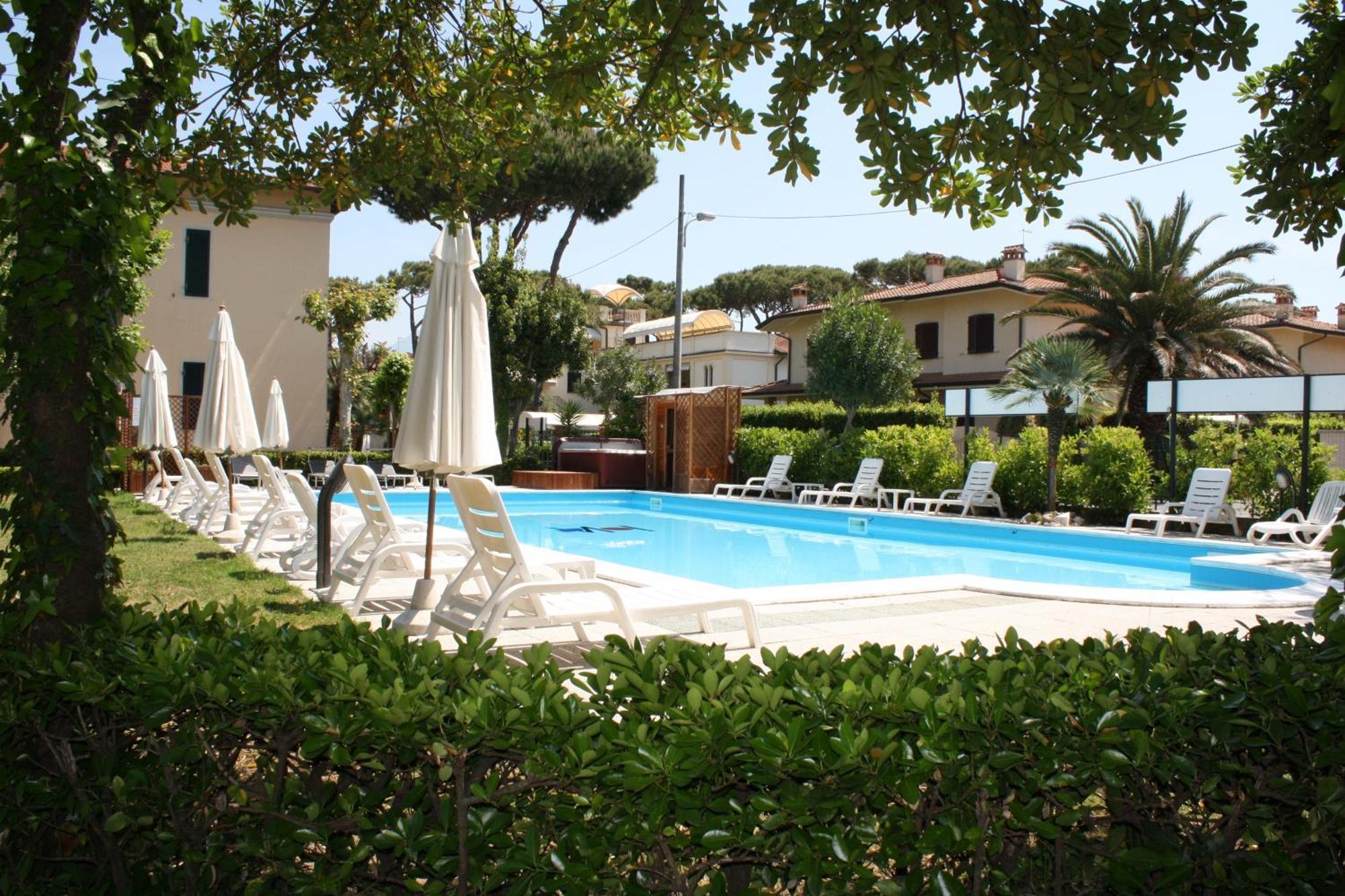 Hotel Apuana Marina di Pietrasanta Zewnętrze zdjęcie
