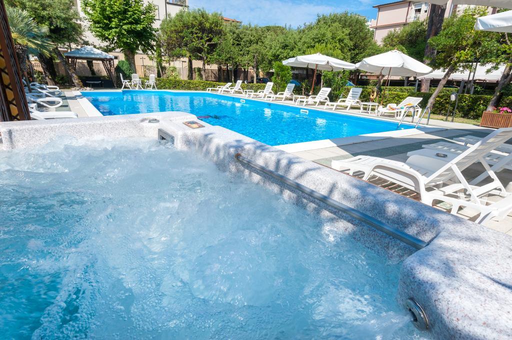 Hotel Apuana Marina di Pietrasanta Zewnętrze zdjęcie